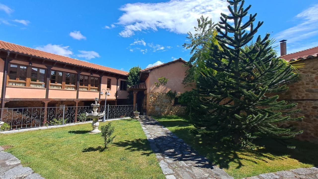 Palacio Del Conde De Rebolledo Villaviciosa de la Ribera Exterior foto